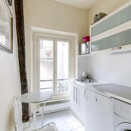 Unit 015 Notre Dame Апартаменты *