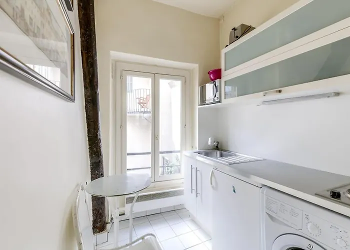 Unit 015 Notre Dame Apartment *